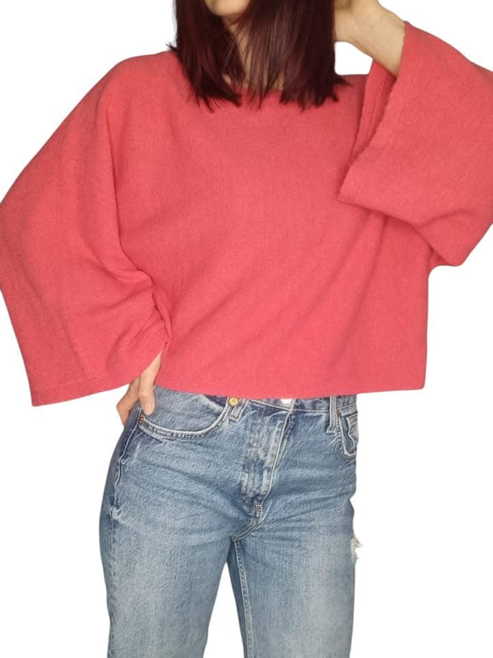 sweterek  sweter comma rozmiar uniwersalny od S 36 do xxl 44.